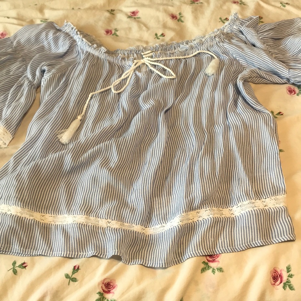 Off the shoulder American Eagle stripe top